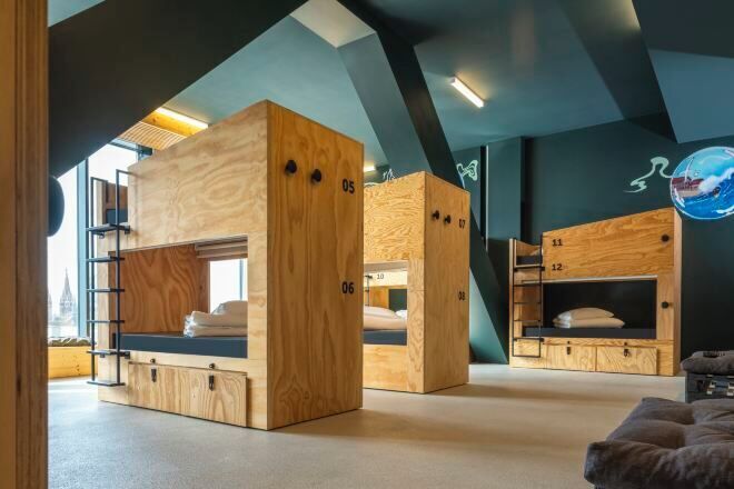 Soundproofing, free WiFi, bed sheets