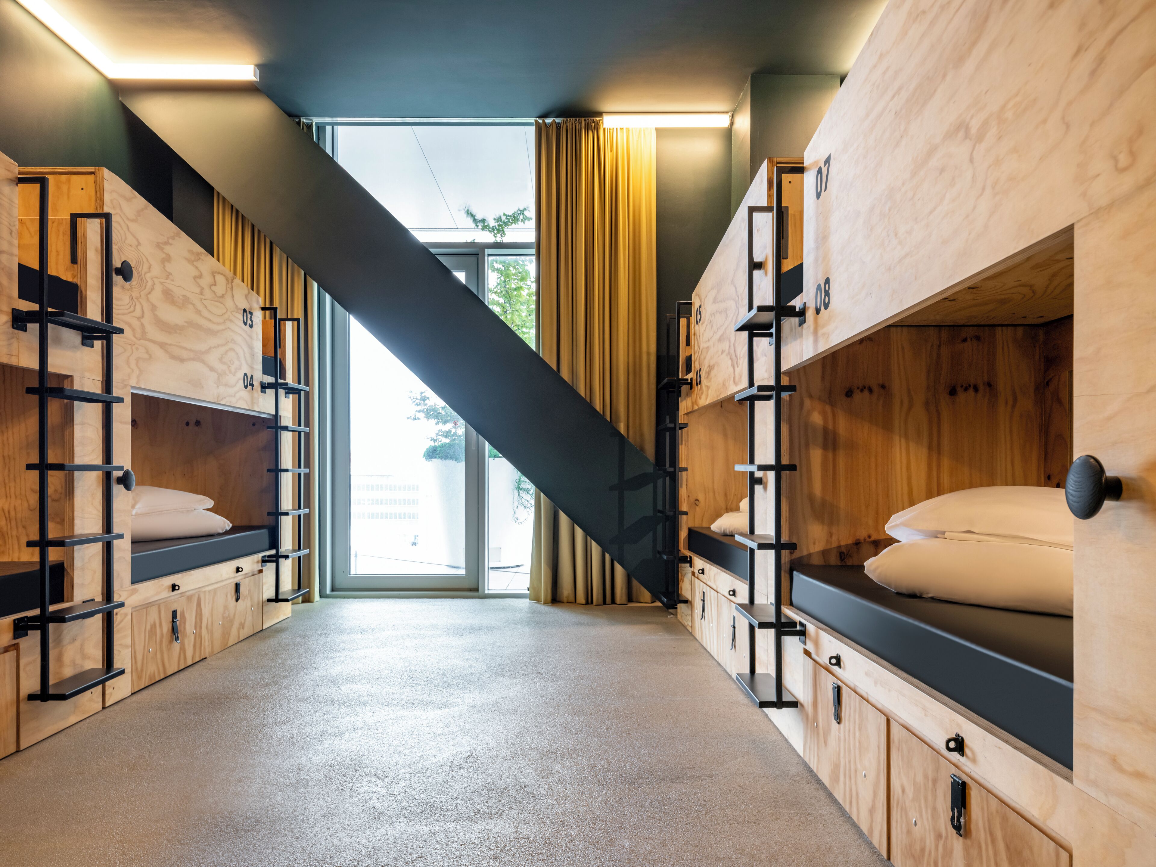 Shared Dormitory, Men only, 2 Bathrooms | Soundproofing, free WiFi, bed sheets