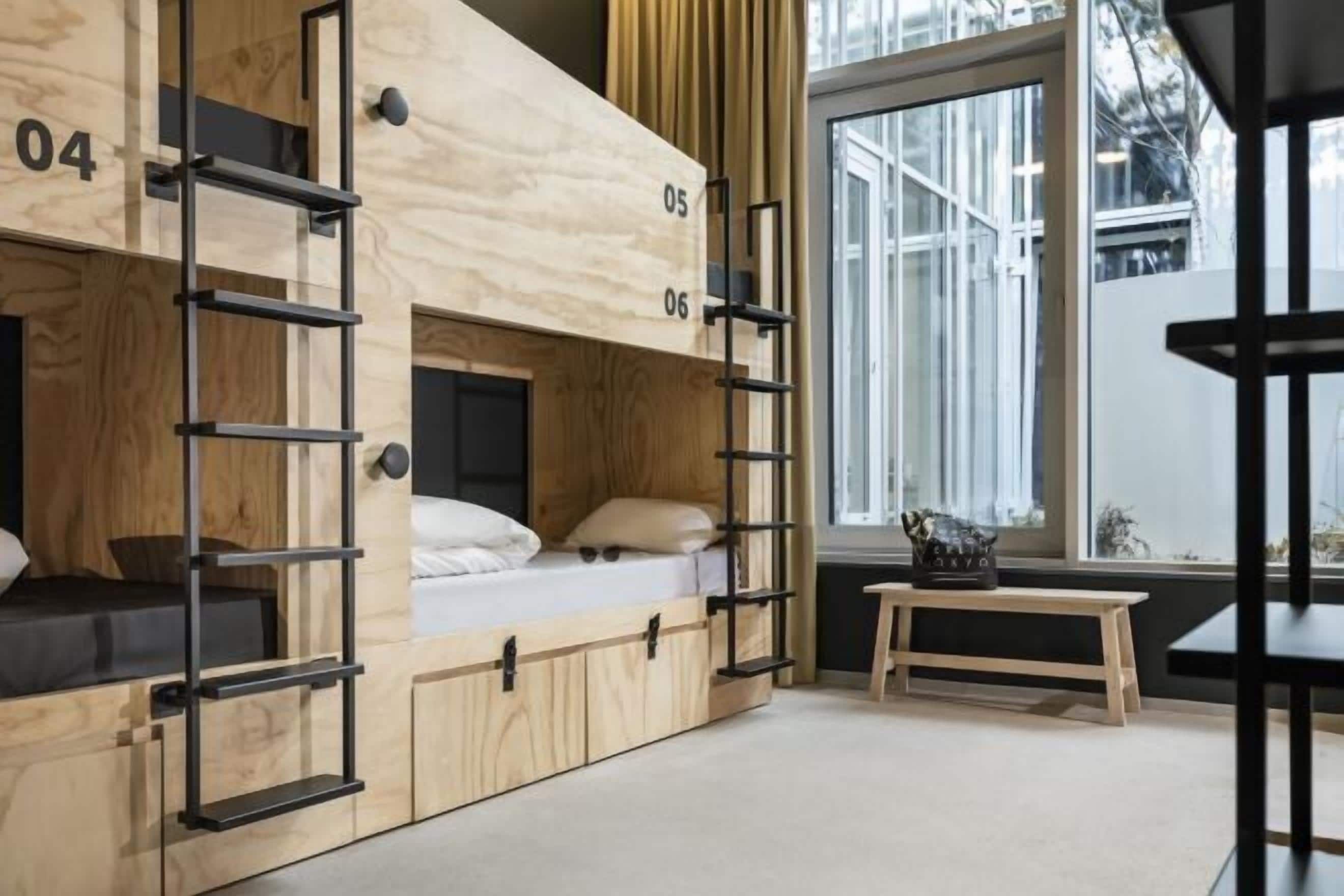 Soundproofing, free WiFi, bed sheets