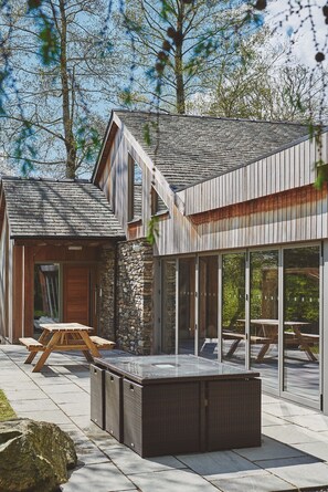 Outdoor dining - Potter Tarn Cottage - Luxury Cottages (Kendal)