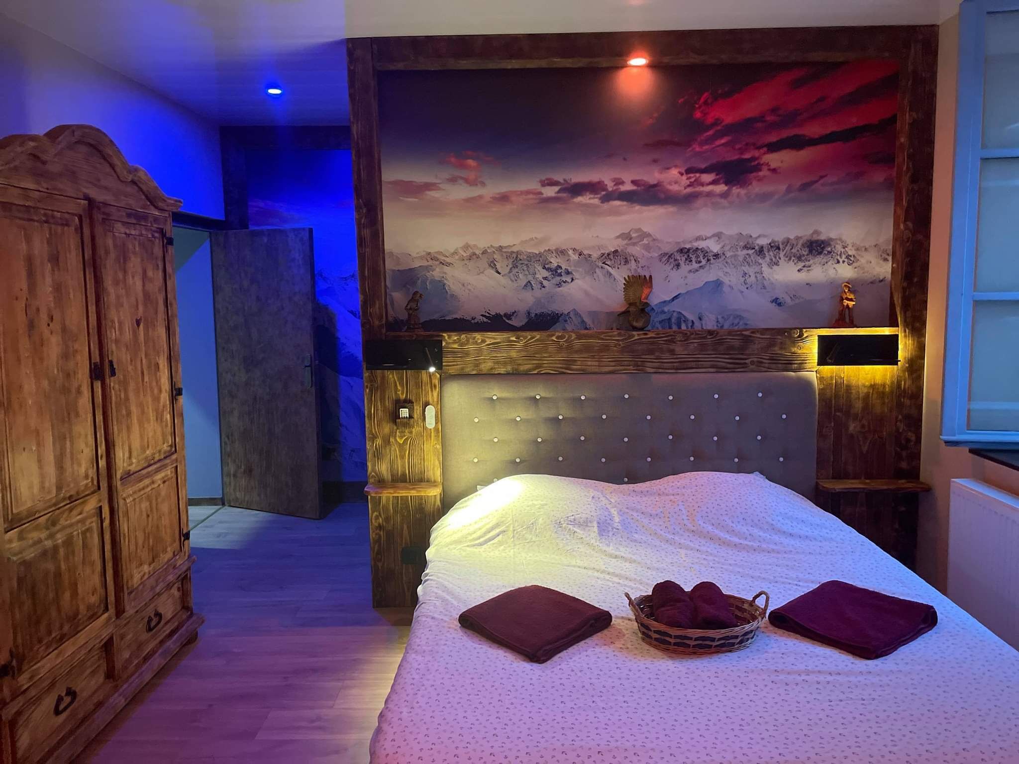 2 chambres, lit parapluie, Wi-Fi gratuit, draps fournis