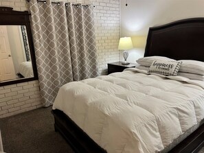 2 makuuhuonetta, silitysrauta/-lauta, ilmainen Wi-Fi, vuodevaatteet