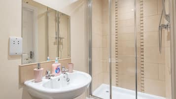 Apartment, Private Bathroom | Bathroom