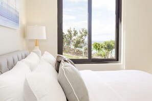 9 Schlafzimmer, Betten mit Memory-Foam-Matratzen, Bügeleisen/Bügelbrett