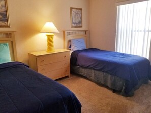 5 bedrooms, iron/ironing board, WiFi, bed sheets - Elaine's Disney Villa (Clermont)