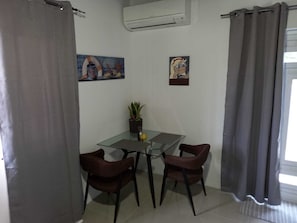 Dining - Large Studio #1, 5 min to Eagle Beach (Ponton)
