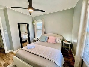 3 Schlafzimmer, Schreibtisch, Bügeleisen/Bügelbrett, kostenloses WLAN