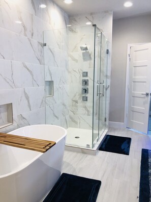 Ensemble baignoire-douche
