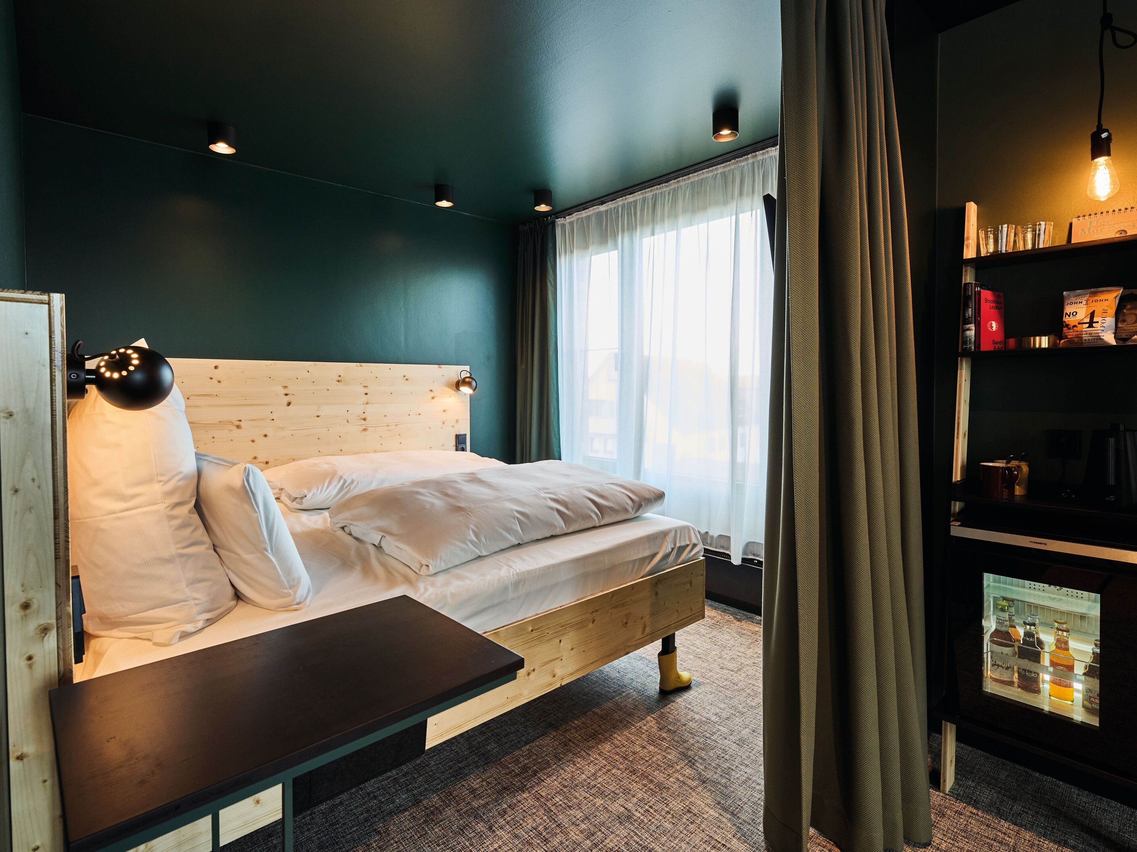 green horizon suite, forest view | in-room safe, free wifi, bed sheets