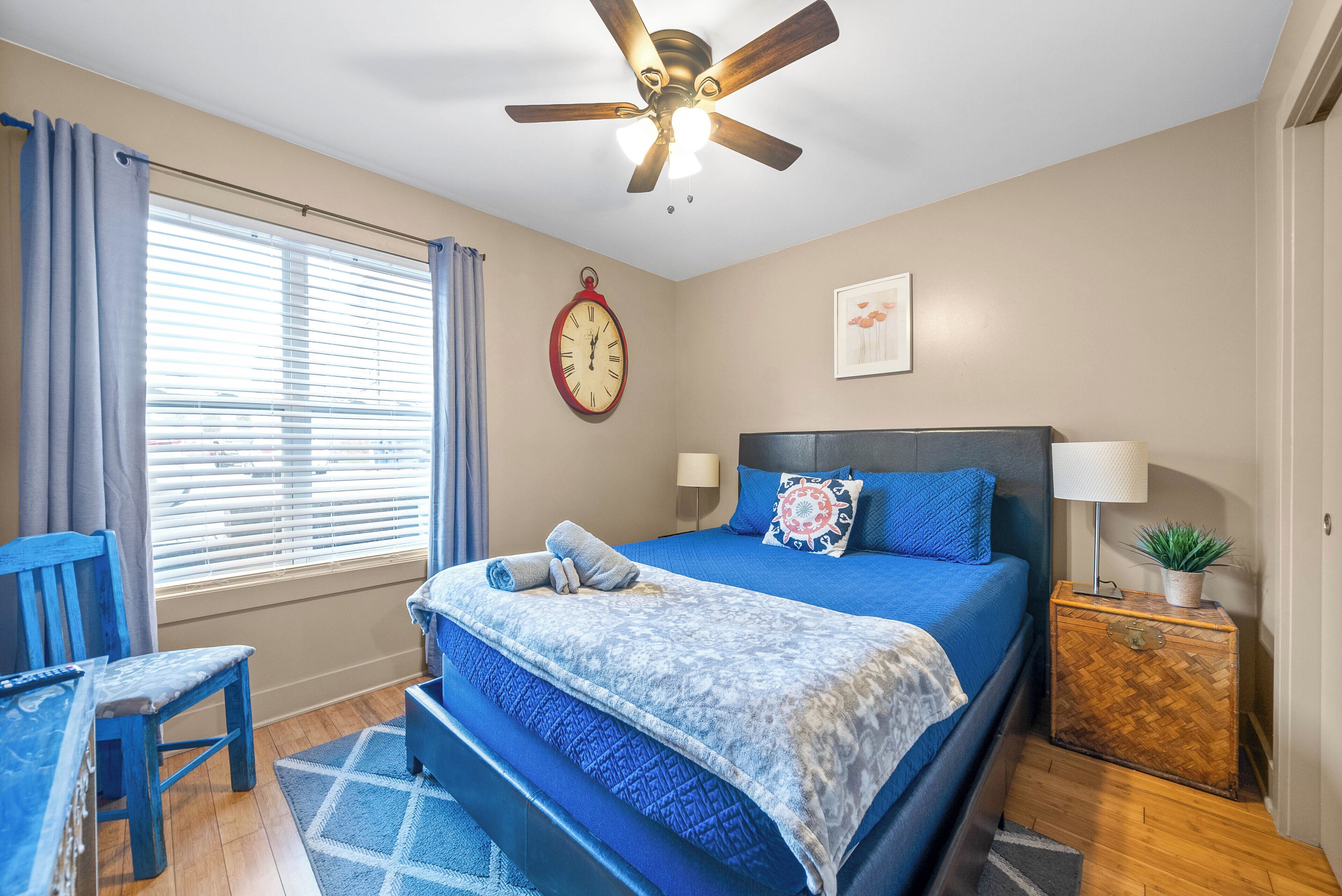 2 chambres, fer et planche à repasser, Wi-Fi gratuit, draps fournis