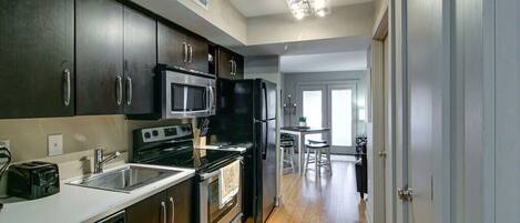 Fridge, microwave, oven, stovetop