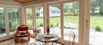 Luxurious Farmhouse - 8 mins to Beaver Stadium