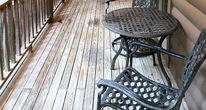 2BR 2Bath Condo Tree top view located at Lake Ouachita..