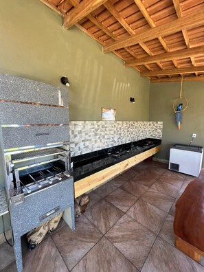 Exterior - Casa Aconchegante 5 Min Praia com Churrasqueira (Prado)