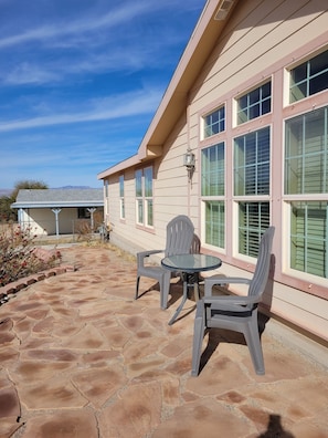 屋外ダイニングエリア