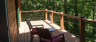 Deals Gap 3 bedroom Treehouse ON the Tail of the Dragon 