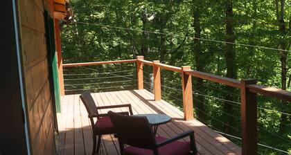 Deals Gap 3 bedroom Treehouse ON the Tail of the Dragon