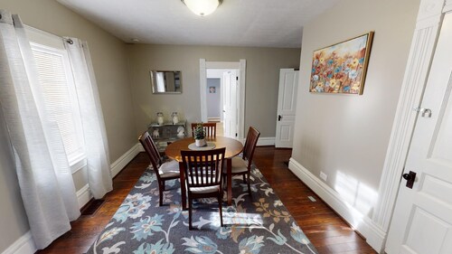 Beautiful Bungalow nestled in Nelsonville near Hocking Hills