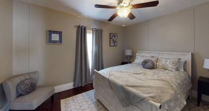 Beautiful Bungalow nestled in Nelsonville near Hocking Hills