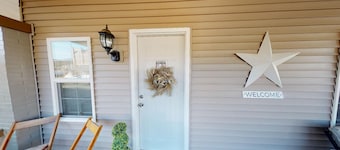 Beautiful Bungalow nestled in Nelsonville near Hocking Hills