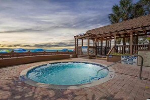 Piscina coperta, piscina all'aperto