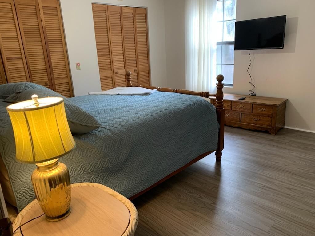 4 makuuhuonetta, Wi-Fi, vuodevaatteet