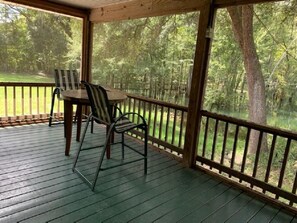 Outdoor dining - ICHETUCKNEE RIVER - Riverfront on the Crystal Clear Ichetucknee River (Fort White,)