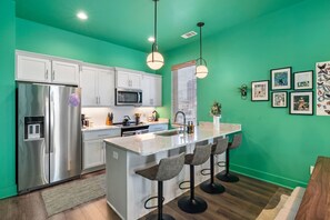 Fridge, microwave, oven, stovetop - A "Swiftie" Sanctuary - Walk to Broadway + Rooftop (Nashville)