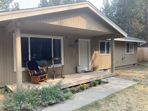 Wooded river retreat near Mt. Bachelor and Bend
