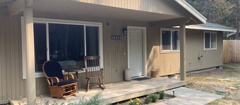 Wooded river retreat near Mt. Bachelor and Bend