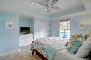 1 habitación, escritorio, tabla de planchar con plancha y wifi 