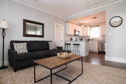 Cozy 1BR Getaway Steps from Lake Winnipesaukee