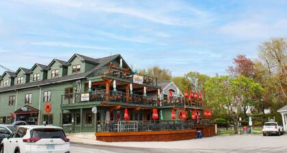 Cozy 1BR Getaway Steps from Lake Winnipesaukee