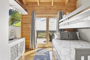 5 Schlafzimmer, Schreibtisch, Bügeleisen/Bügelbrett, WLAN