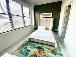 2 bedrooms, desk, WiFi, wheelchair access