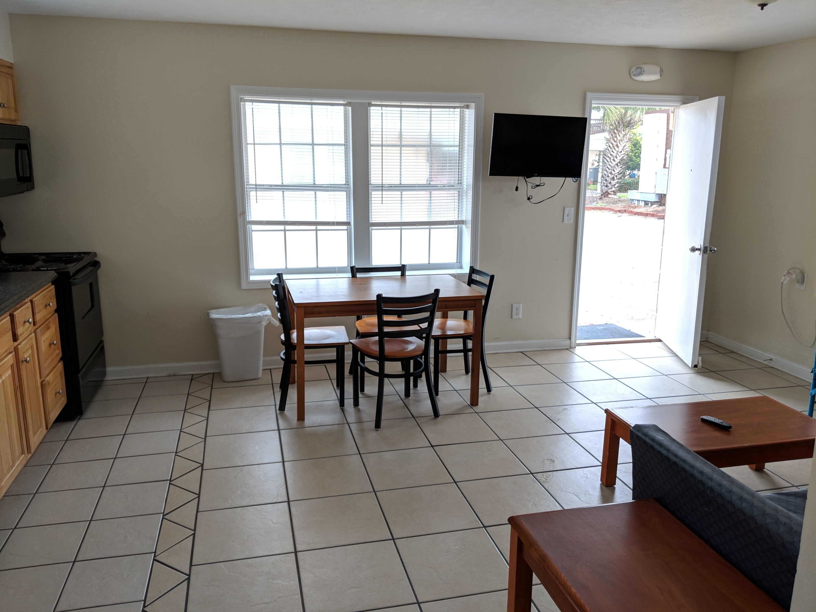 New to VRBO! Charming Cottage across the road from uncrowded West End PCB Beach