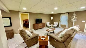 TV connectée, cheminée, espaces bureaux