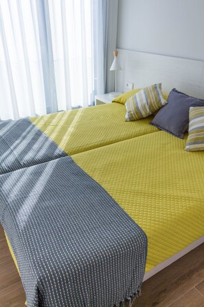 3 slaapkamers, een strijkplank/strijkijzer, wifi, beddengoed