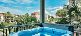 Luxury Beach House, Walk to Beach & Resort Pool, Pool Table, Gulf Views!