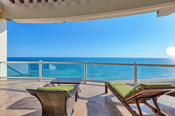 Panoramic Condo | Terrace/patio