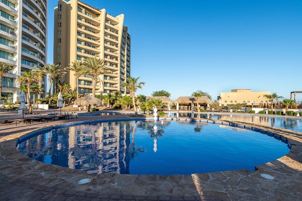 2 outdoor pools - Luna Blanca 1201 by Kivoya (Puerto Peñasco)