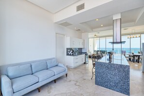 Interior - Luna Blanca 1201 by Kivoya (Puerto Peñasco)