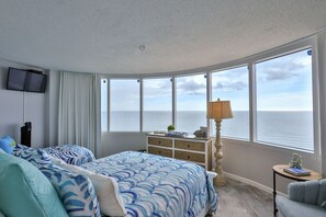 3 bedrooms, free WiFi, bed sheets - Luxury 3 BR Condo PECK PLAZA 26SE, Amazing Oceanfront Views, Heated Pool, Hot Tub (Daytona Beach Shores)