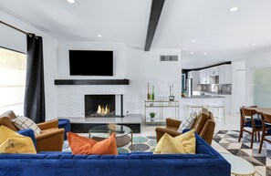 Smart TV, fireplace
