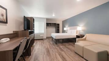 Standard Room, 1 Queen Bed with Sofa bed, Non Smoking | Individually furnished, desk, laptop workspace, free WiFi