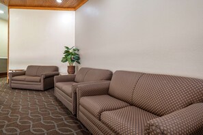 Lobby - Suburban Studios Lafayette (Lafayette)