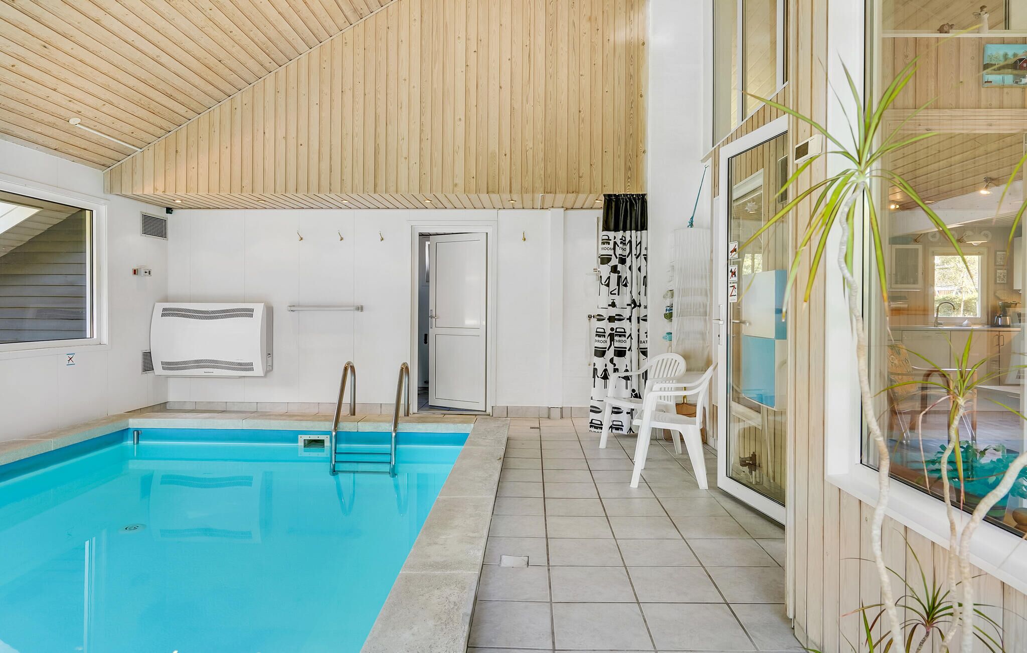 Indendørs pool