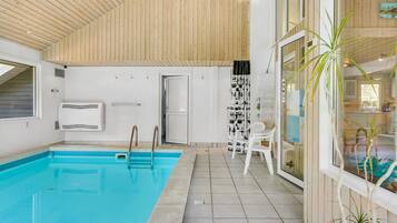 Indendørs pool