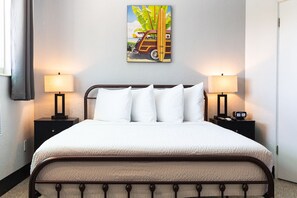 Deluxe Studio Suite, 1 Queen Bed, Kitchenette, Pool View | Individually decorated, individually furnished, travel crib, free WiFi