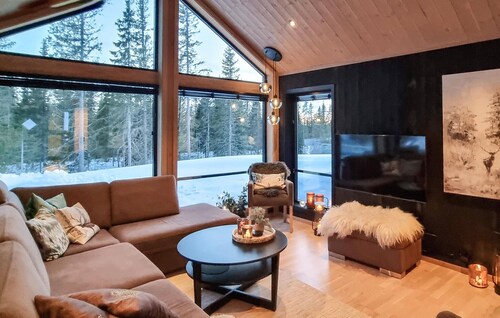Lovely home in Lillehammer with kitchen